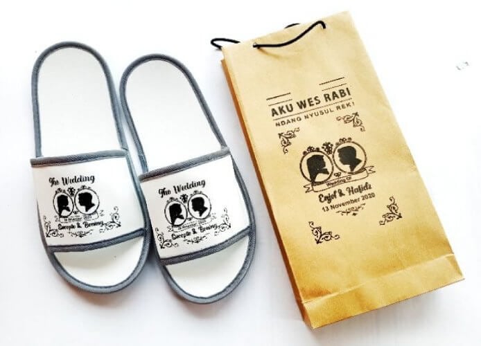 Souvenir Sandal Jepit